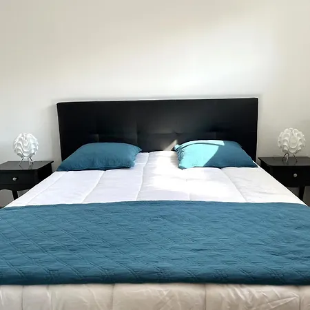 Appartement Avec Terrasse A Santa Maria Poggio * Santa-Maria-Poggio (Corsica)