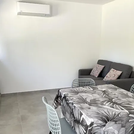 Appartement Avec Terrasse A Santa Maria Poggio * Santa-Maria-Poggio (Corsica)